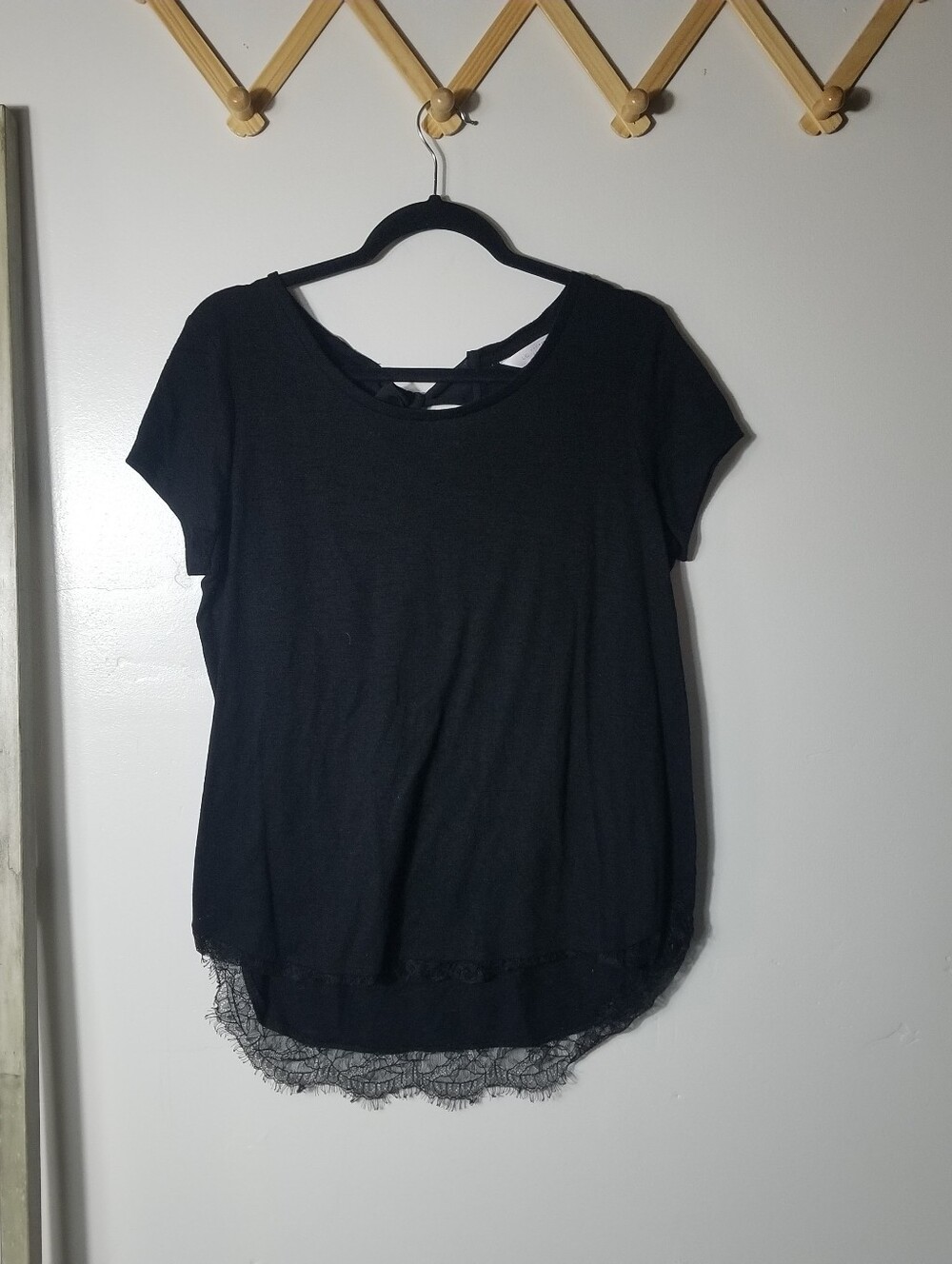 LC LAUREN CONRAD WOMEN'S BLACK SHORT SLEEVE BLOUSE WITH LACE TRIM SIZE LARGE